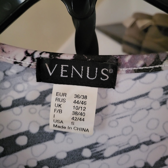 Venus multi colored dress. Size small - Picture 7 of 7